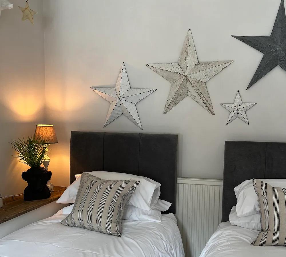 Sleep with stars at Cwtch Cottage