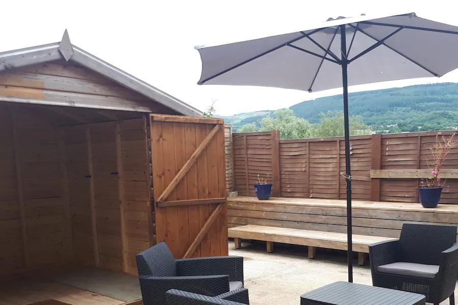 Garden seating at 193