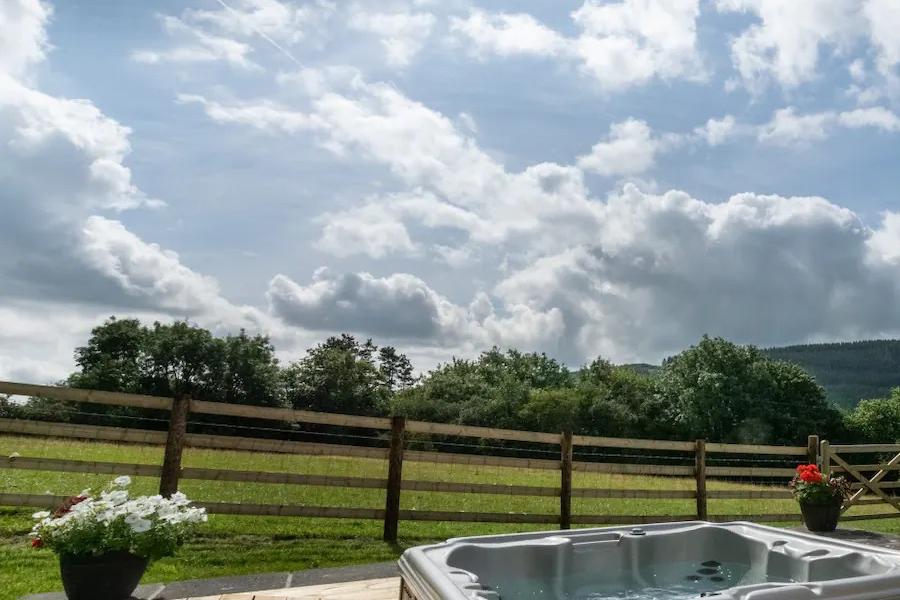 Hot tub at Hafod Ganol Farm