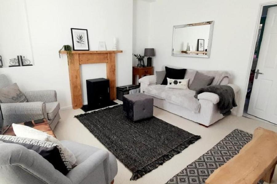 Relax at Parc Cottage
