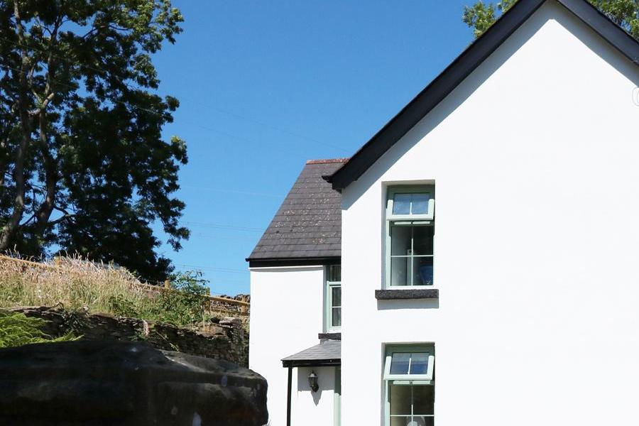 Ty Ffarm exterior