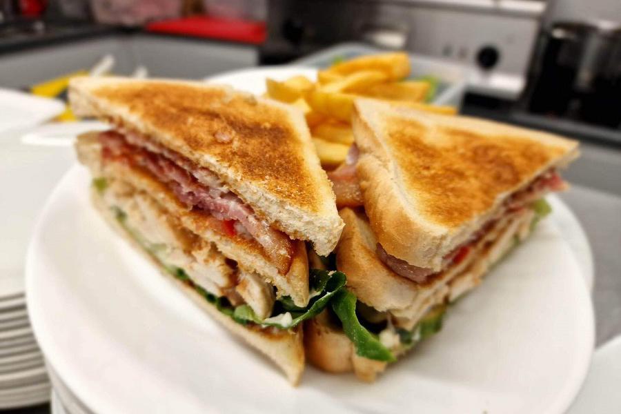 Chicken club sandwich at Motobites