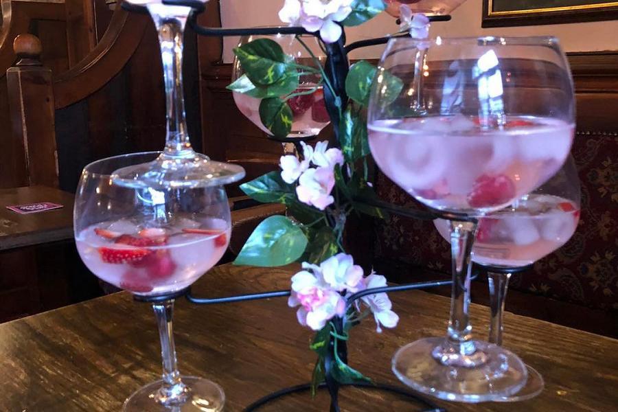 Gin tree at the Cross Inn