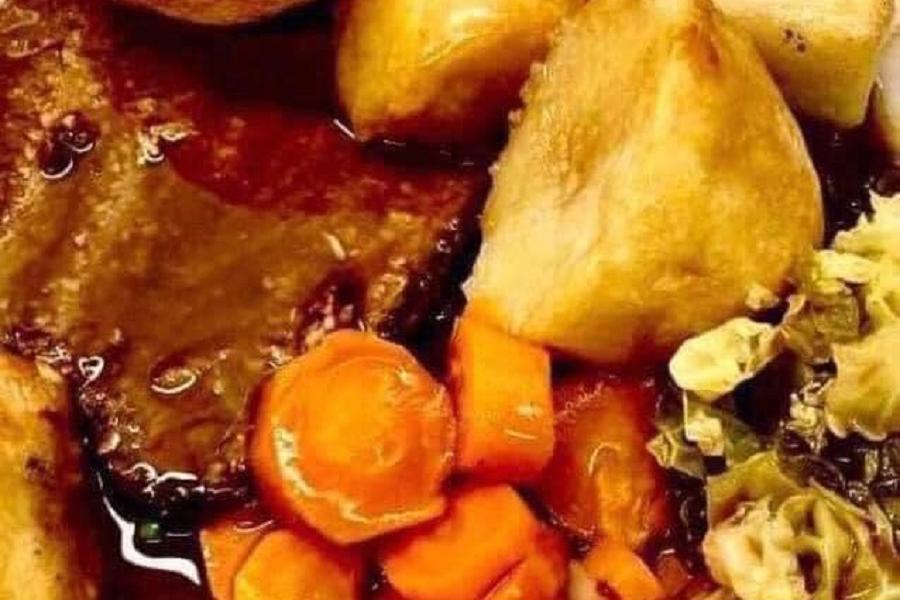 Roast dinner at Motobites