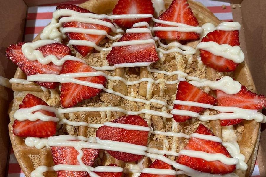 Strawberry waffle at Scoops