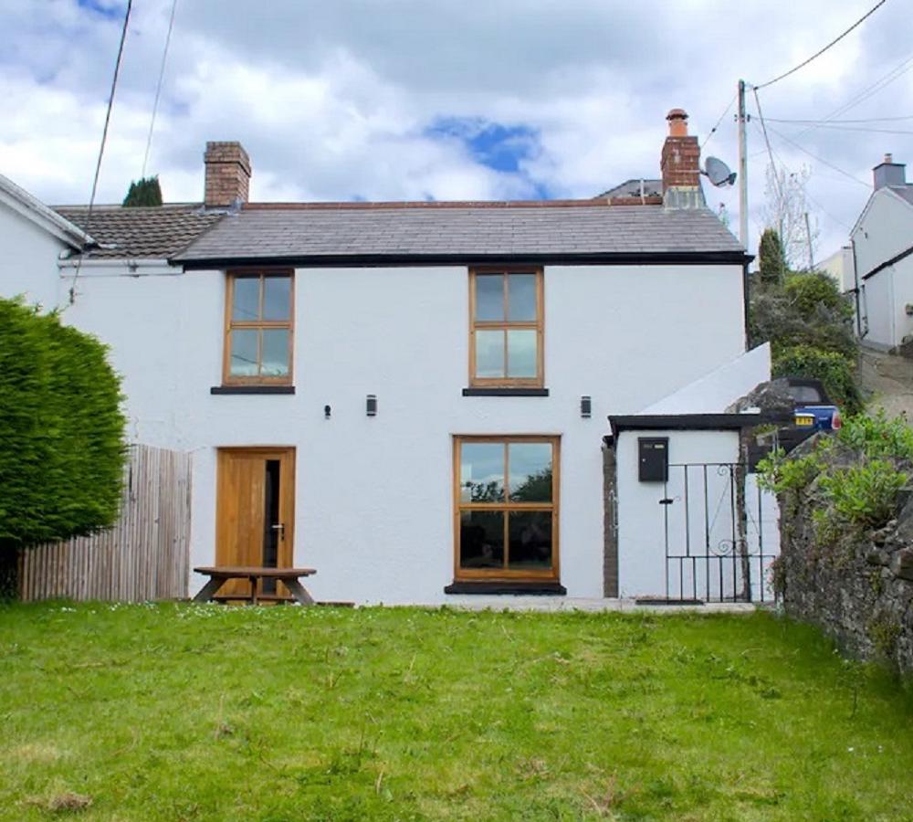 Cwmwyl Gwyn Cottage