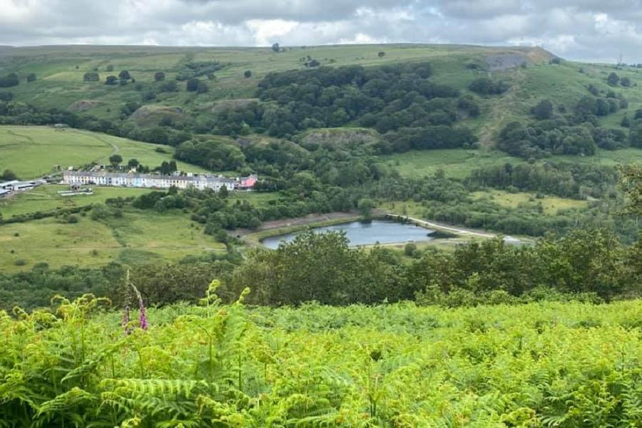 You will pass the reservoir and Bwllfa cottages on the Aberdare to Dare Valley Country Park Walk